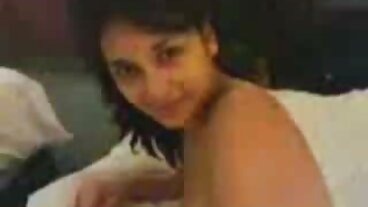 అందగత్తె MILF మాగ్నిఫిక్ తెలుగు న్యూ సెక్స్ మూవీస్ కొలనులో అద్భుతమైన శరీరాన్ని చూపుతుంది
